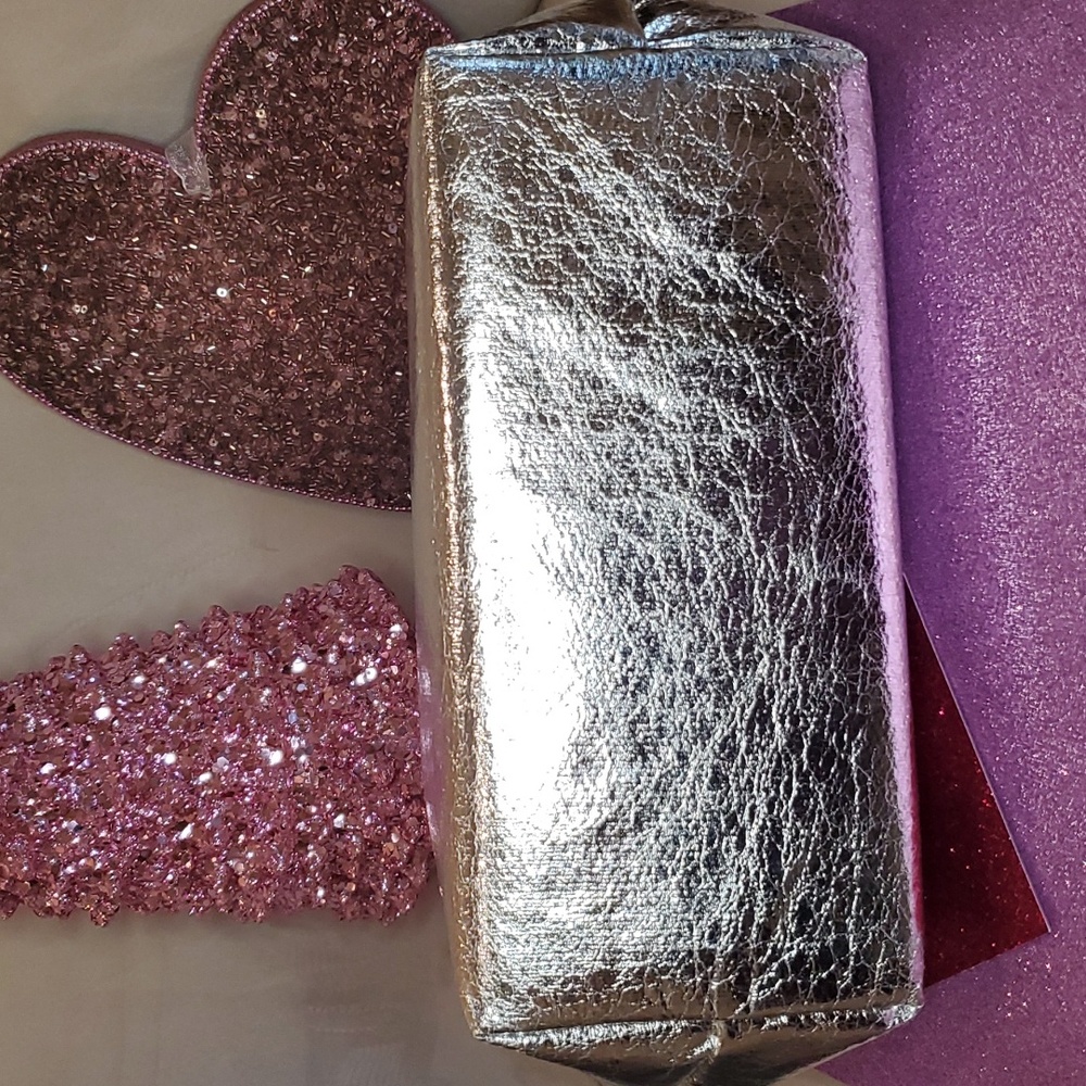 Juicy Couture 💖NWOT💖 Crackled Metallic Silver Large Cosmetic Bag!💖💖💖 - Picture 9 of 9